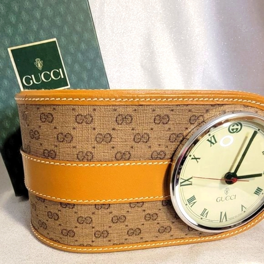 RARE GUCCI Tan Signature Logo Desk Clock with Pen Holder - Picture 4 of 11